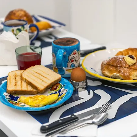 B&B Sorrento Central 住宿加早餐酒店 4*