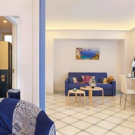 센트럴 4*